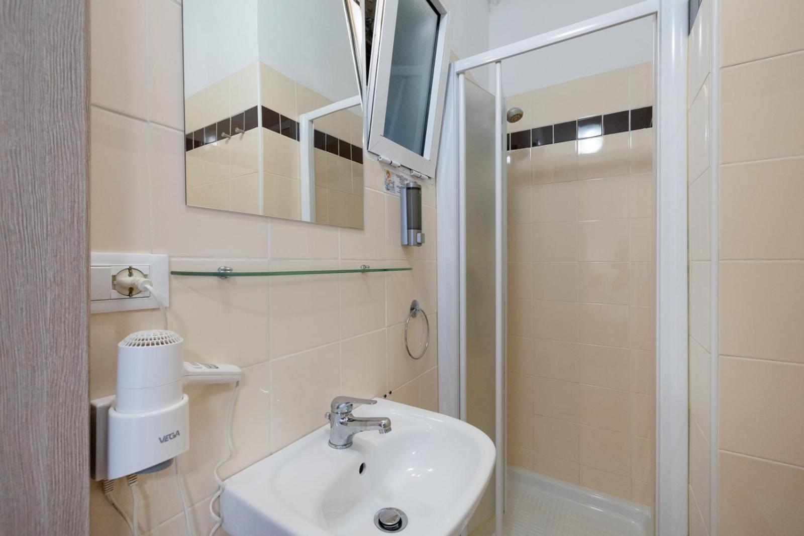 B&B Oasi Finale Ligure Bagian luar foto