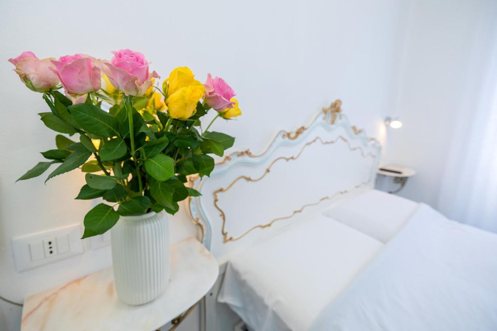 B&B Oasi Finale Ligure Bagian luar foto